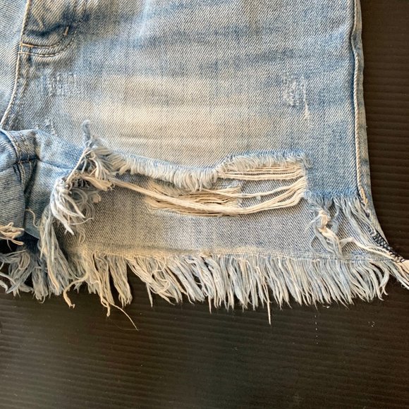 THE FIFTH LABEL Nice Peach Distressed Shorts - Picture 3 of 5